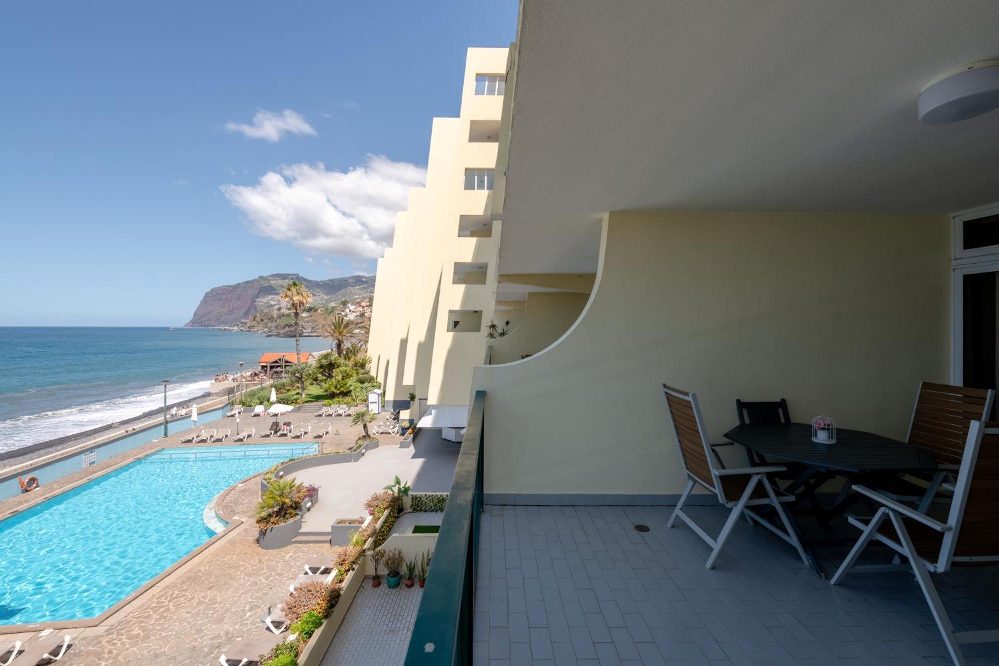 Atlantic View Apartment At Formosa Beach Funchal  Exterior photo